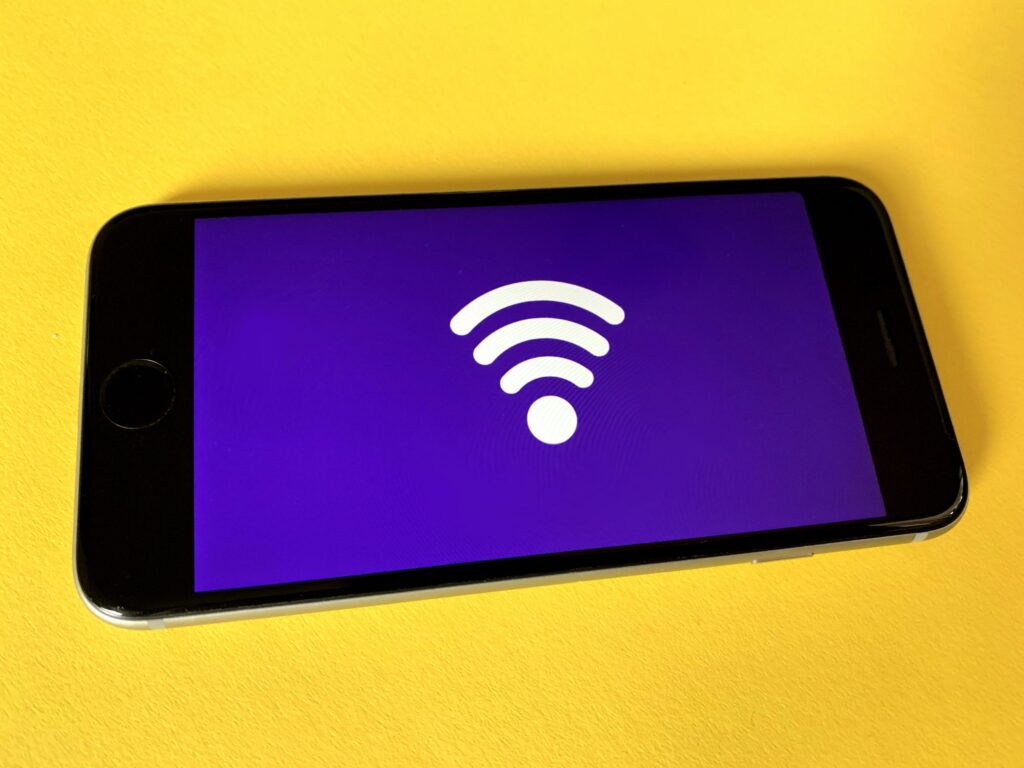 Estos son los peligros de conectarte a redes WiFi públicas