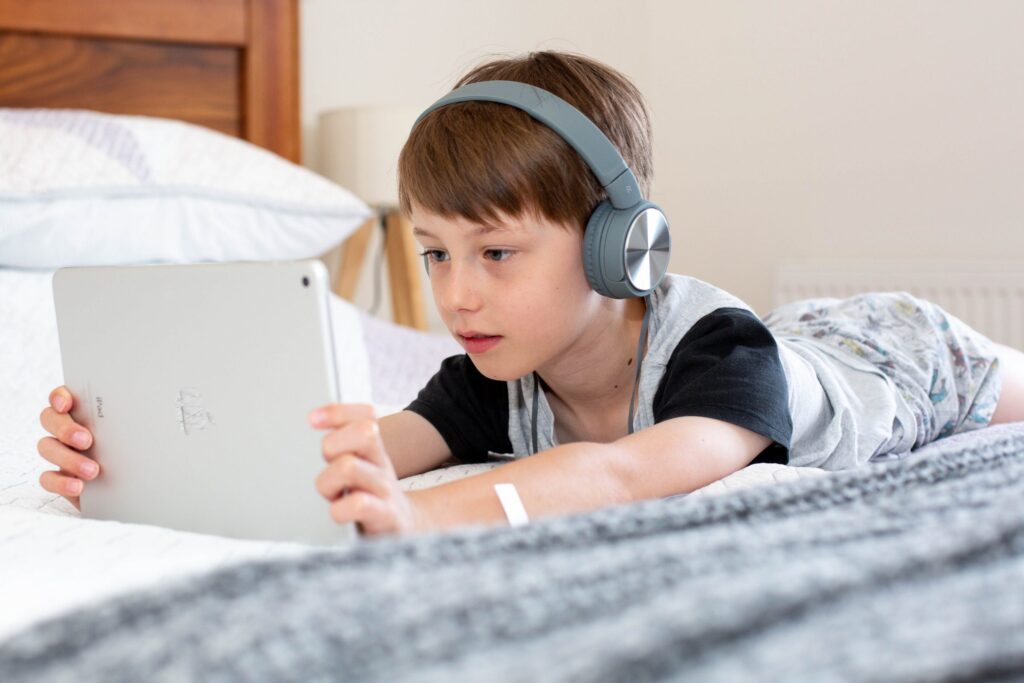 ¿Cómo proteger a tus hijos de los peligros de Internet?